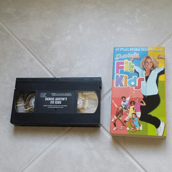 2 Denise Austin VHS tapes - Picture 6 of 7
